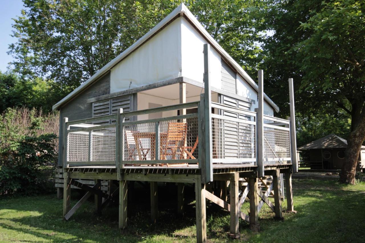 Camping L'Ilot Du Chail Sansais Exterior foto