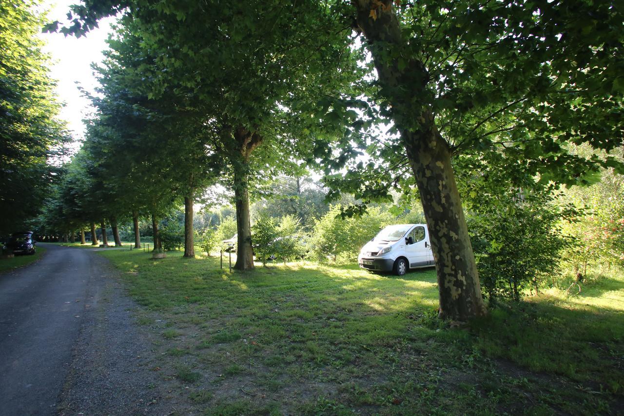 Camping L'Ilot Du Chail Sansais Exterior foto
