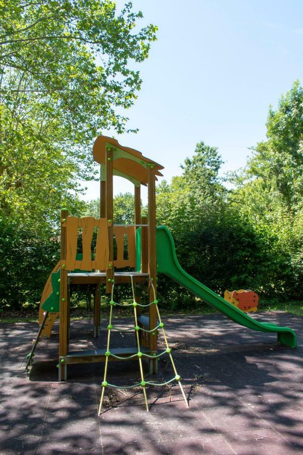 Camping L'Ilot Du Chail Sansais Exterior foto