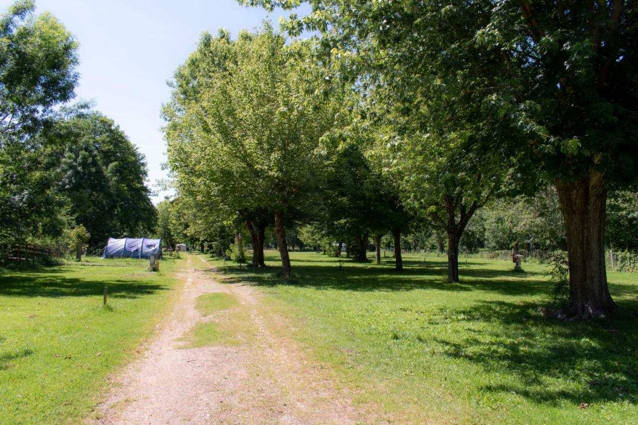 Camping L'Ilot Du Chail Sansais Exterior foto